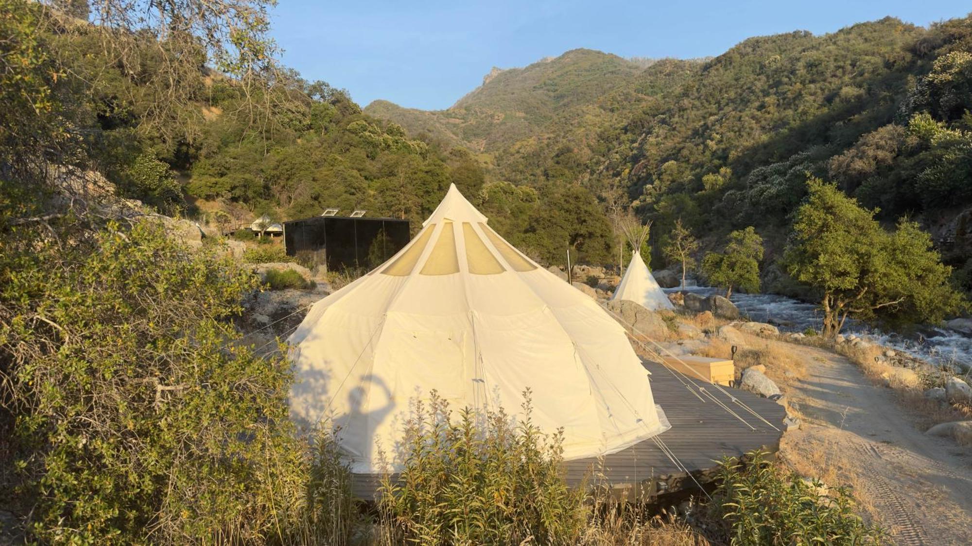 Paradise Ranch - Lucky Tent *